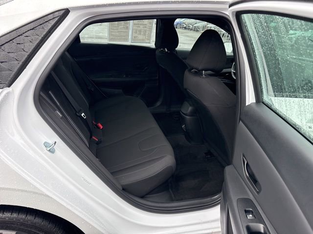 Certified 2025 Hyundai Elantra SEL image 25