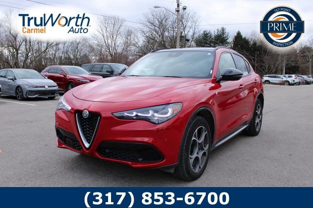 Used 2024 Alfa Romeo Stelvio Ti image 1