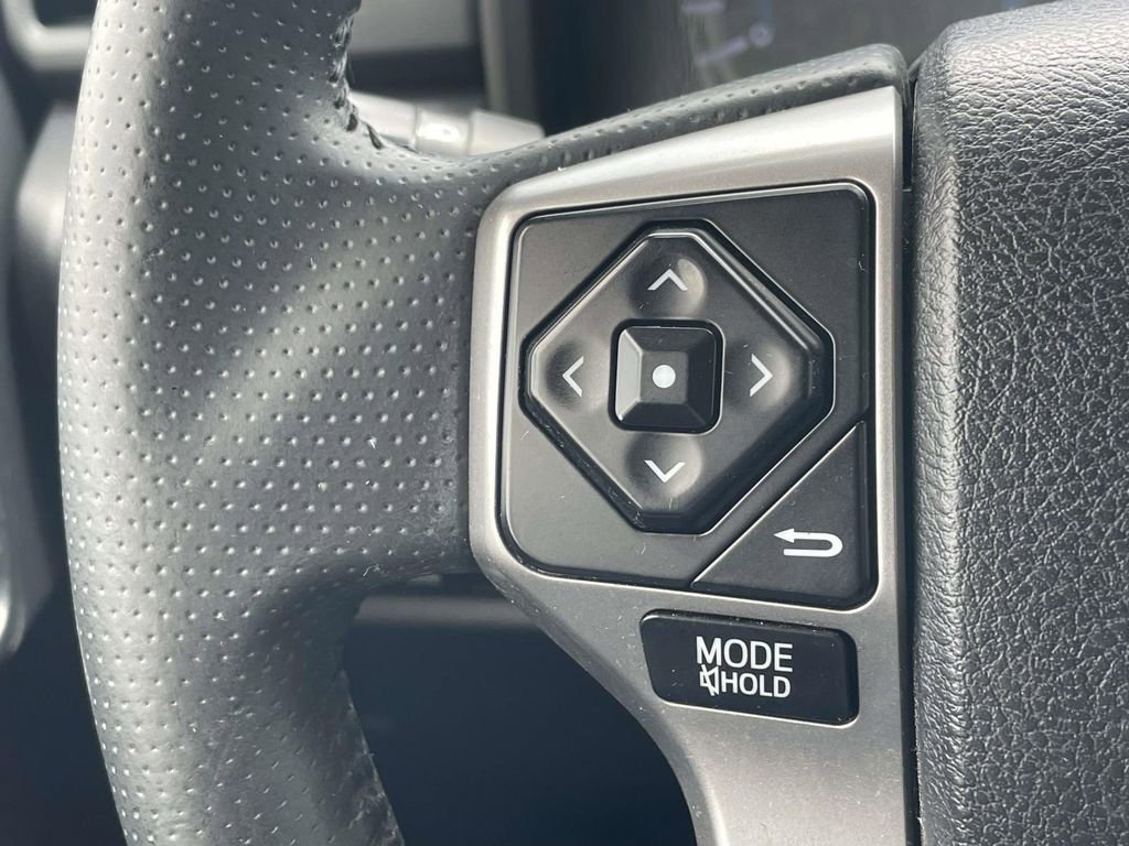 Used 2015 Toyota 4Runner SR5 AWD/4WD image 24
