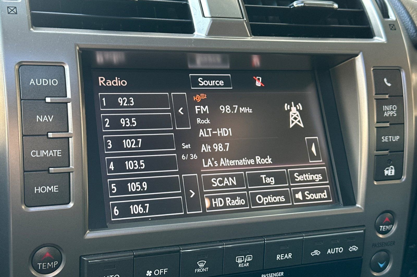 Used 2017 Lexus GX 460 Premium w/ Premium Package image 26