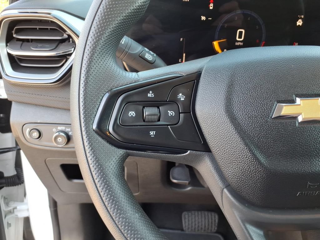 Used 2025 Chevrolet TrailBlazer LT AWD/4WD image 7