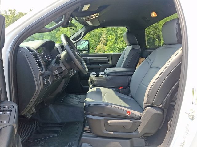 Used 2025 RAM 5500 Tradesman w/ Chrome Appearance Group AWD/4WD image 12