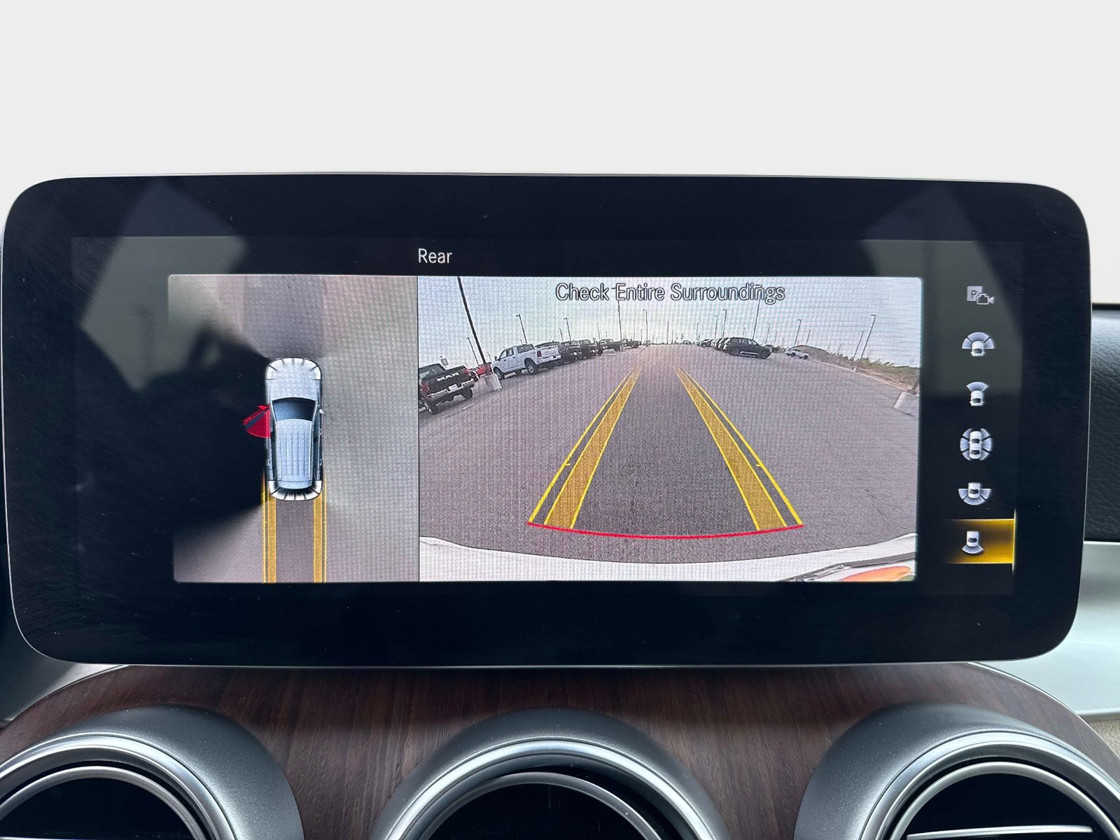 Used 2022 Mercedes-Benz GLC 300 4MATIC w/ Premium Package Lite image 25