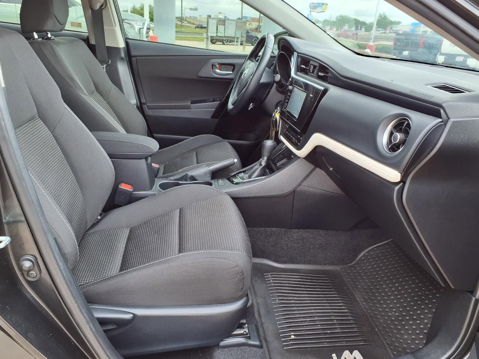 Certified 2018 Toyota Corolla iM FWD image 19