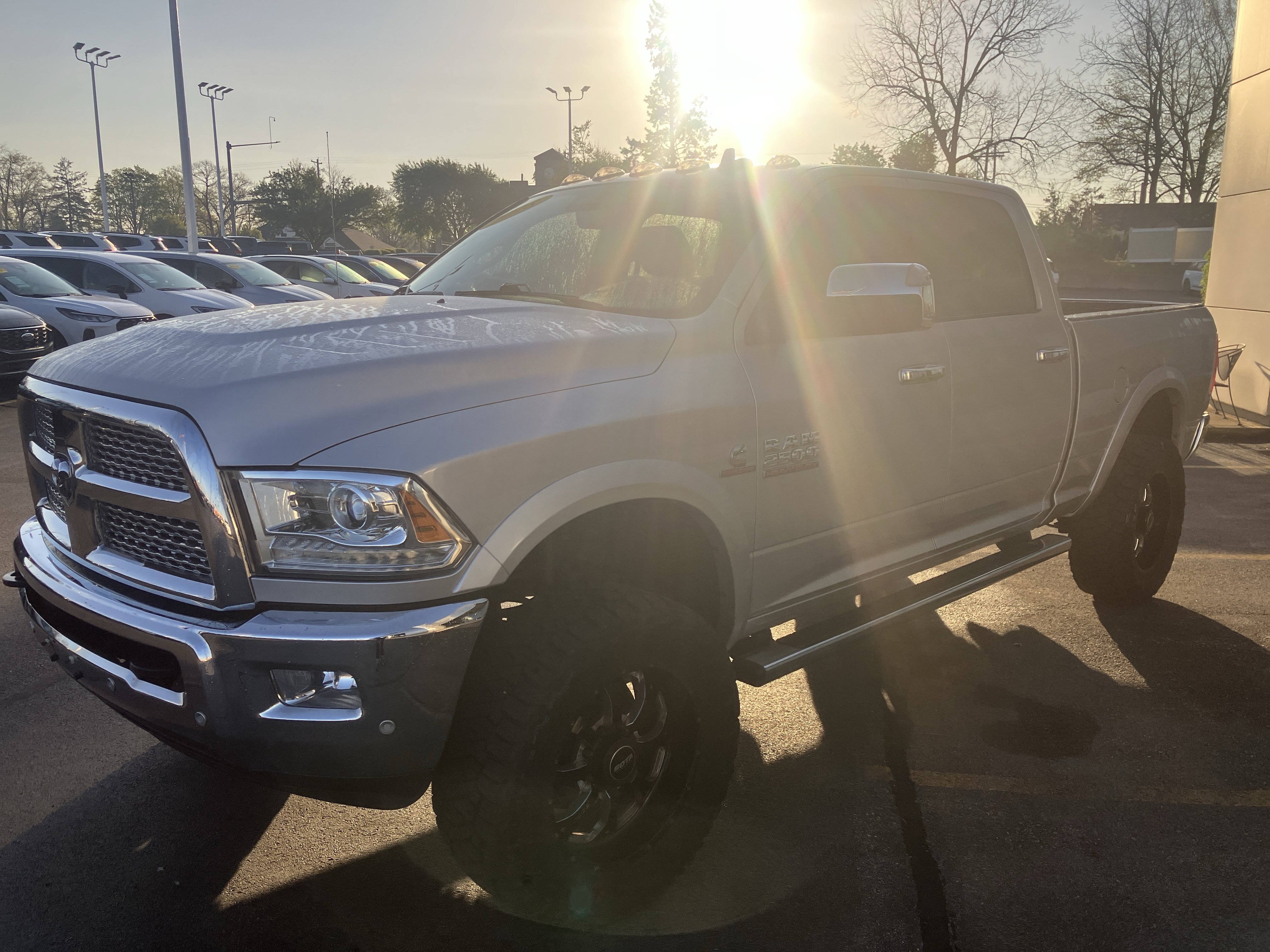 Used 2018 RAM 2500 Laramie AWD/4WD image 3