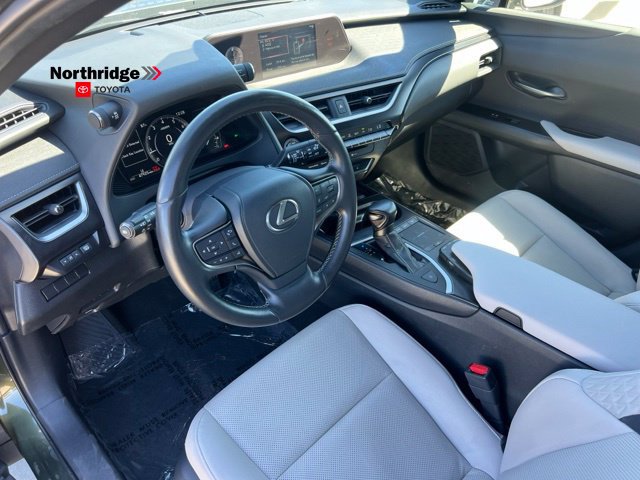 Used 2022 Lexus UX 200 w/ Premium Package FWD image 13