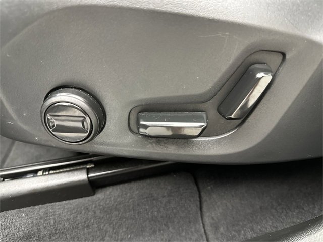 Certified 2025 Volvo XC60 B5 Plus image 12