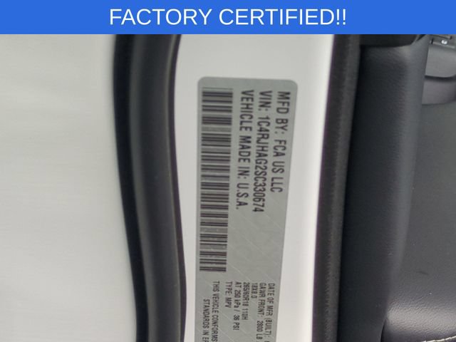 Certified 2025 Jeep Grand Cherokee Laredo X w/ Luxury Tech Group I AWD/4WD image 39