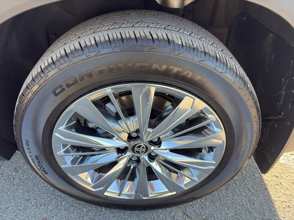 Used 2024 Toyota Grand Highlander Platinum image 25