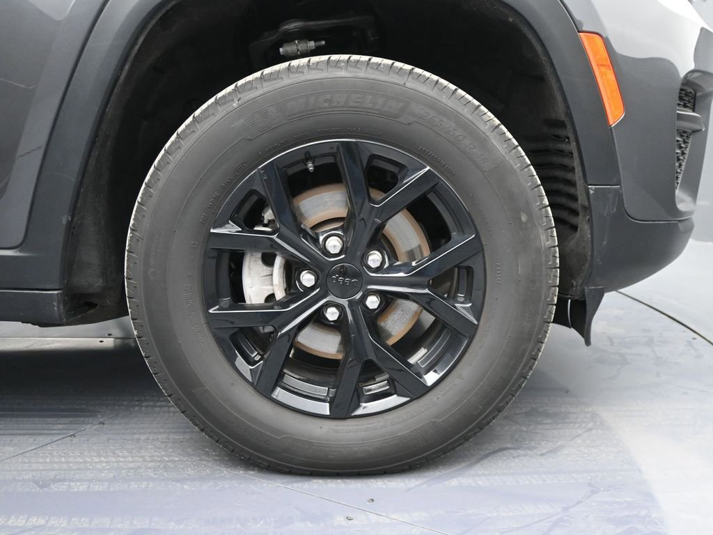 Used 2024 Jeep Grand Cherokee Altitude image 37