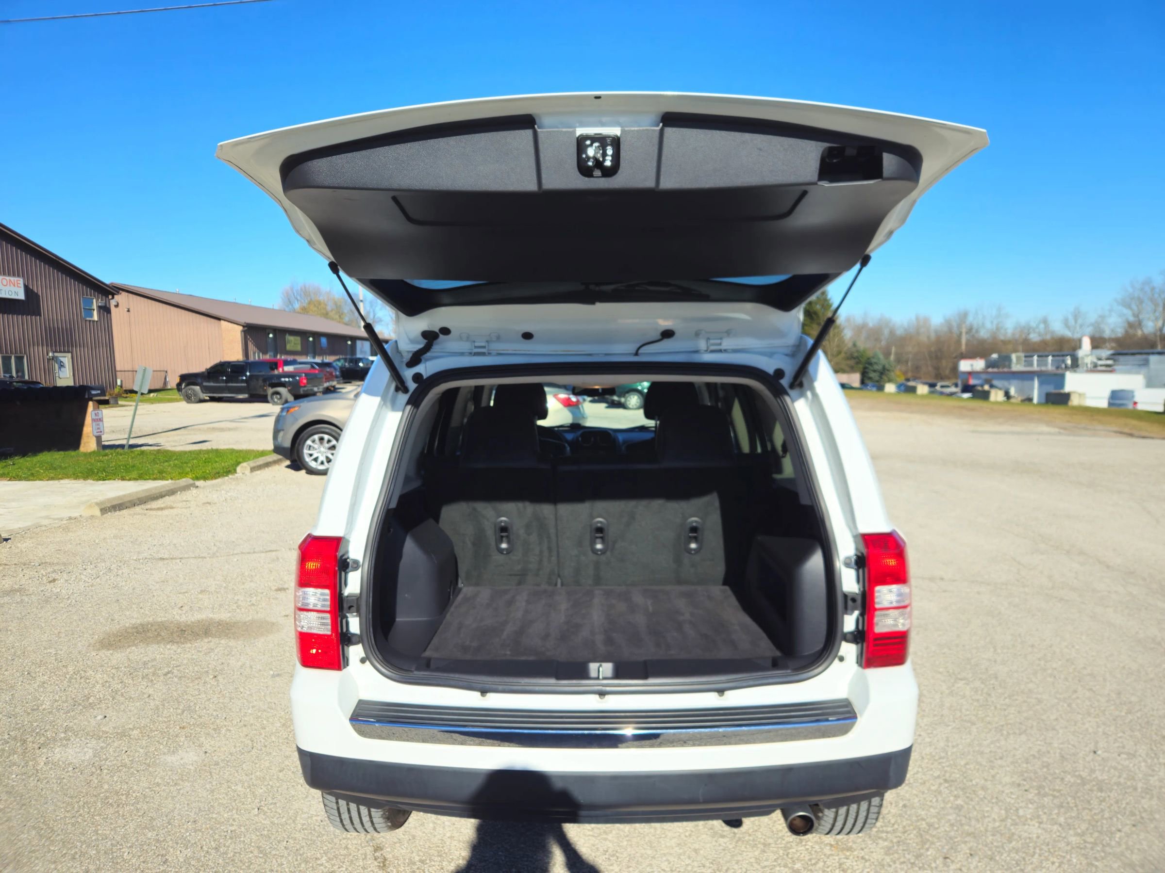 Used 2016 Jeep Patriot High Altitude image 14