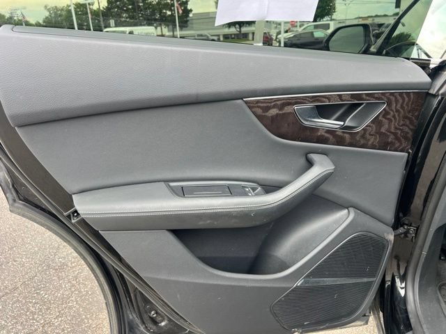 Used 2022 Audi Q8 Premium Plus AWD/4WD image 17
