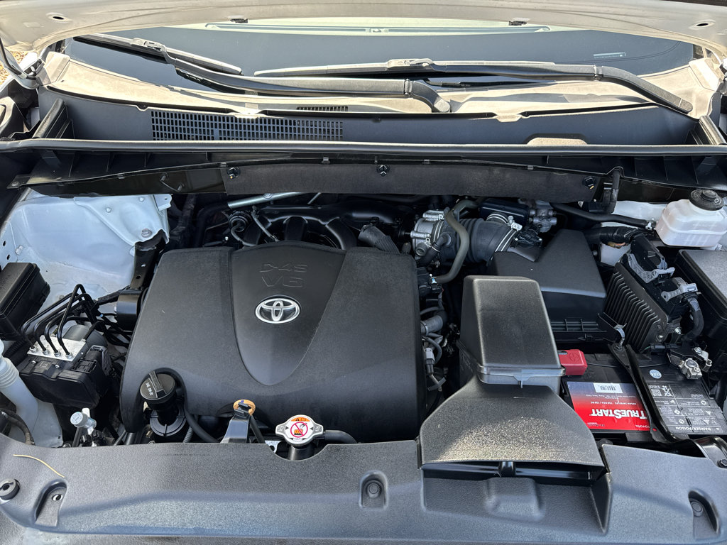 Used 2019 Toyota Highlander SE AWD/4WD image 19