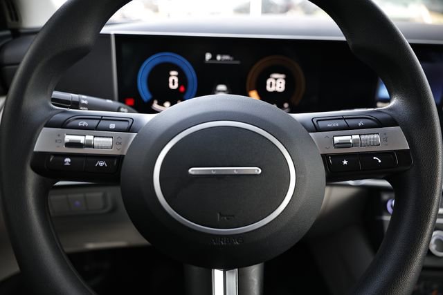 Certified 2025 Hyundai Tucson SE FWD image 31