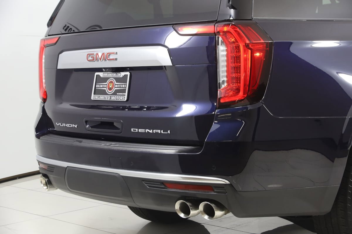 Used 2023 GMC Yukon XL Denali w/ Advanced Technology Package AWD/4WD image 47
