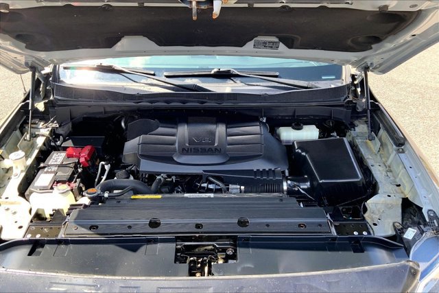 Used 2021 Nissan Titan PRO-4X w/ Pro-4x Convenience Package AWD/4WD image 9