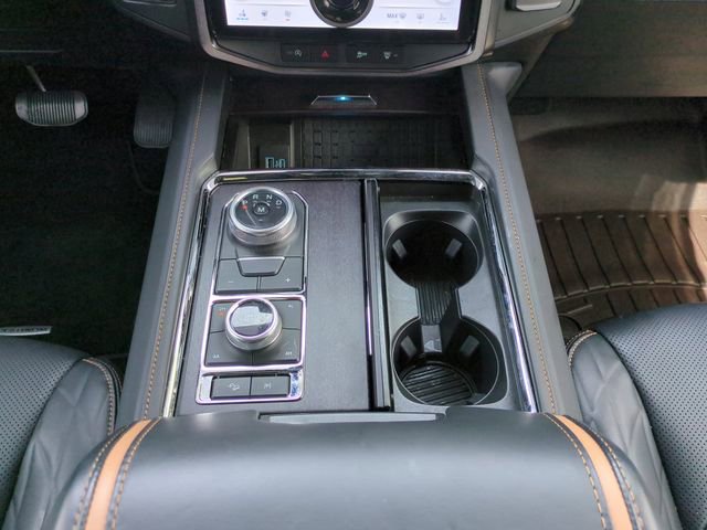 Used 2024 Ford Expedition Platinum AWD/4WD image 15