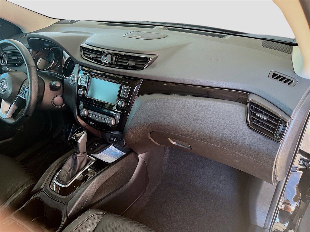 Used 2022 Nissan Rogue Sport SL w/ Premium Package image 27