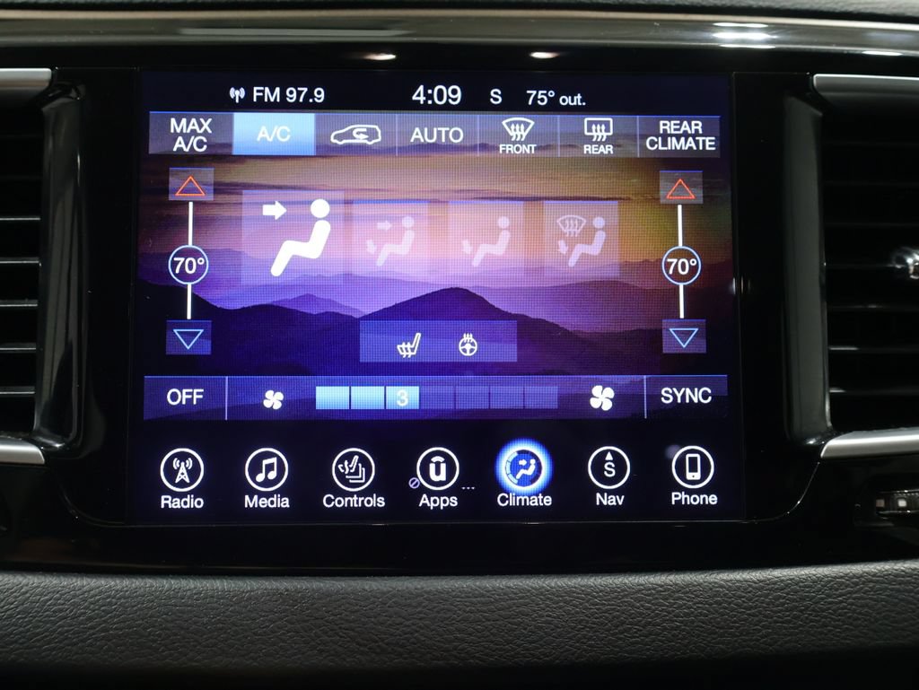 Used 2017 Chrysler Pacifica Touring-L Plus w/ Tire & Wheel Group FWD image 35
