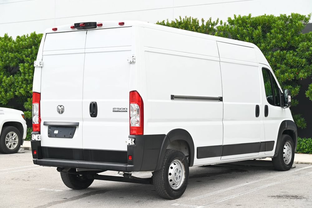 Used 2024 RAM ProMaster 2500 w/ Convenience Group FWD image 3