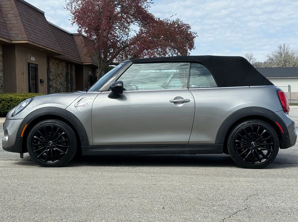 Used 2019 MINI Cooper S image 2