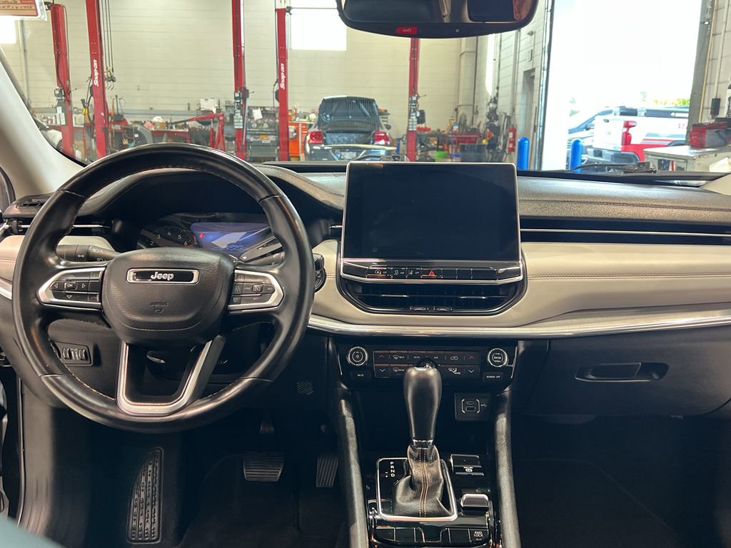 Used 2022 Jeep Compass Limited image 18