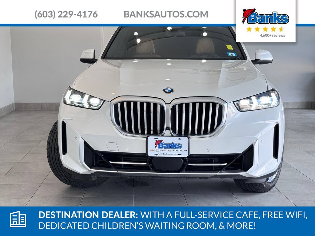 Used 2024 BMW X5 xDrive40i w/ Premium Package AWD/4WD image 3