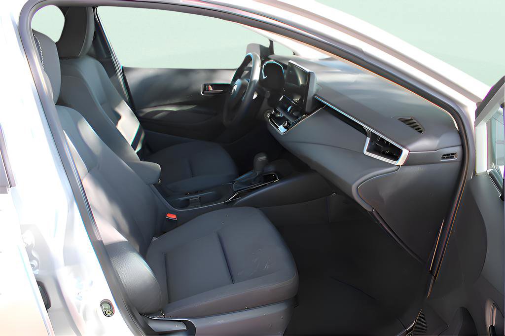 Used 2025 Toyota Corolla LE image 24