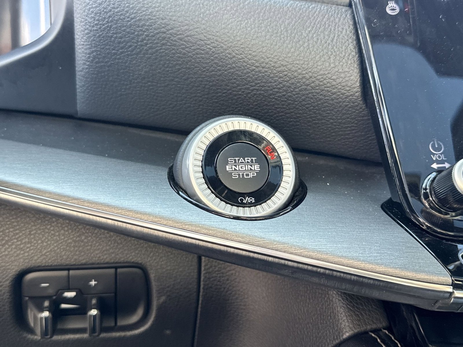 Used 2023 Jeep Wagoneer Series II w/ Convenience Group I image 24