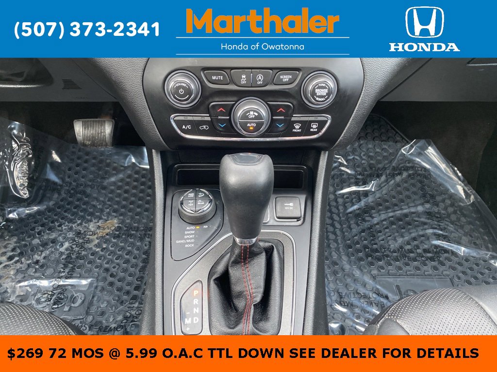 Used 2019 Jeep Cherokee Trailhawk image 24