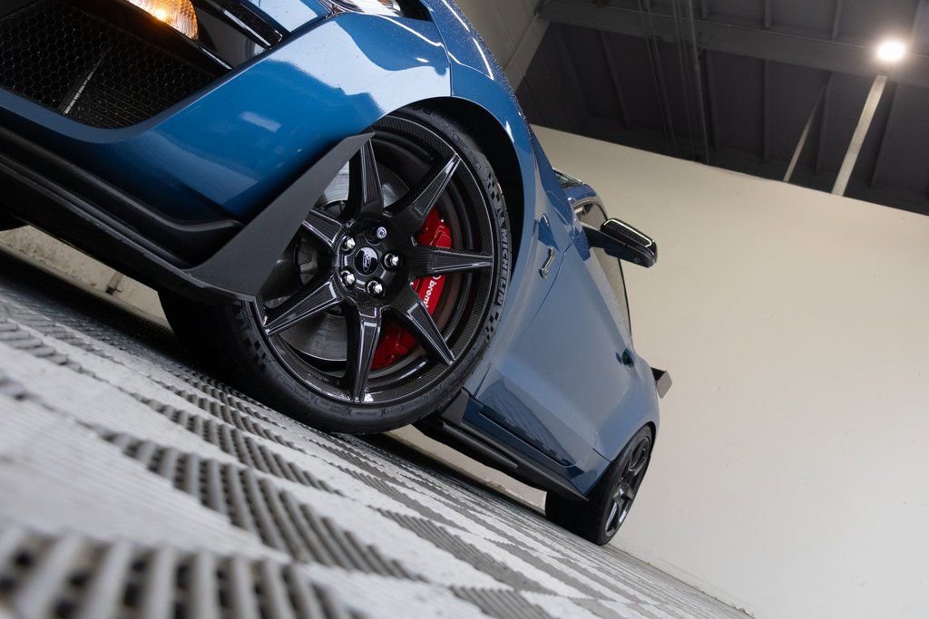 Used 2021 Ford Mustang Shelby GT500 w/ Carbon Fiber Track Pack RWD image 13