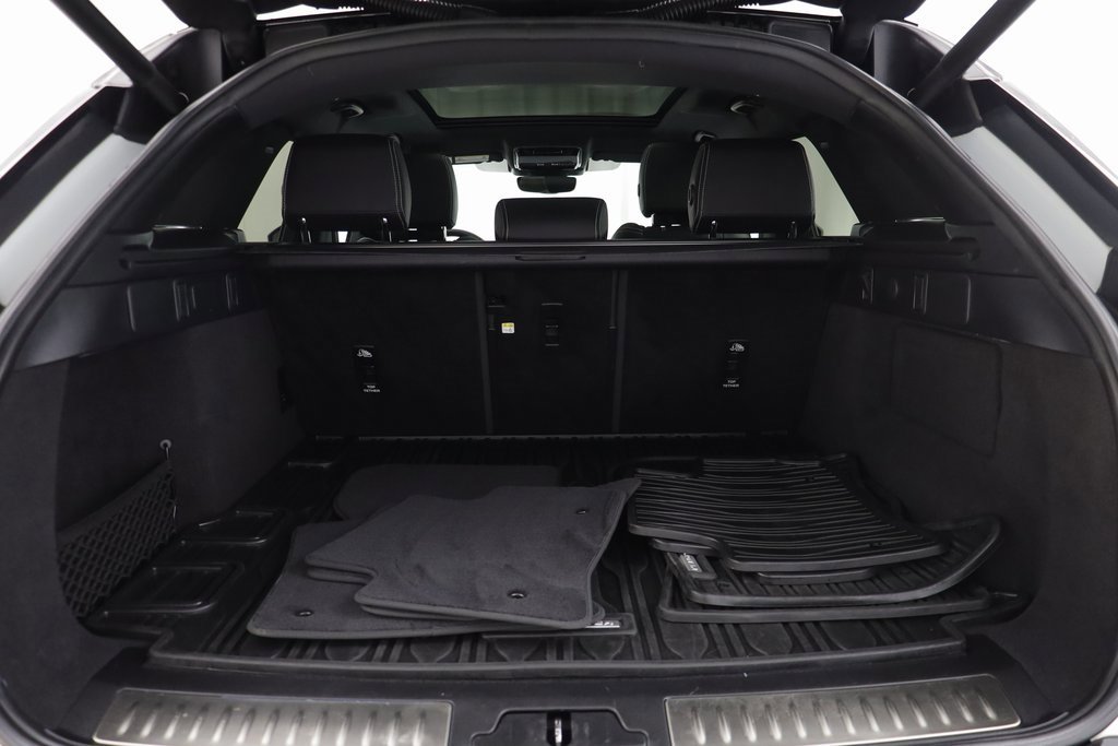 Used 2023 Land Rover Range Rover Velar R-Dynamic S image 18
