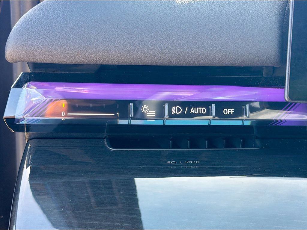 Used 2025 BMW 540i xDrive image 35