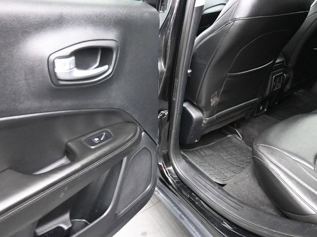 Used 2018 Jeep Compass Latitude FWD image 18