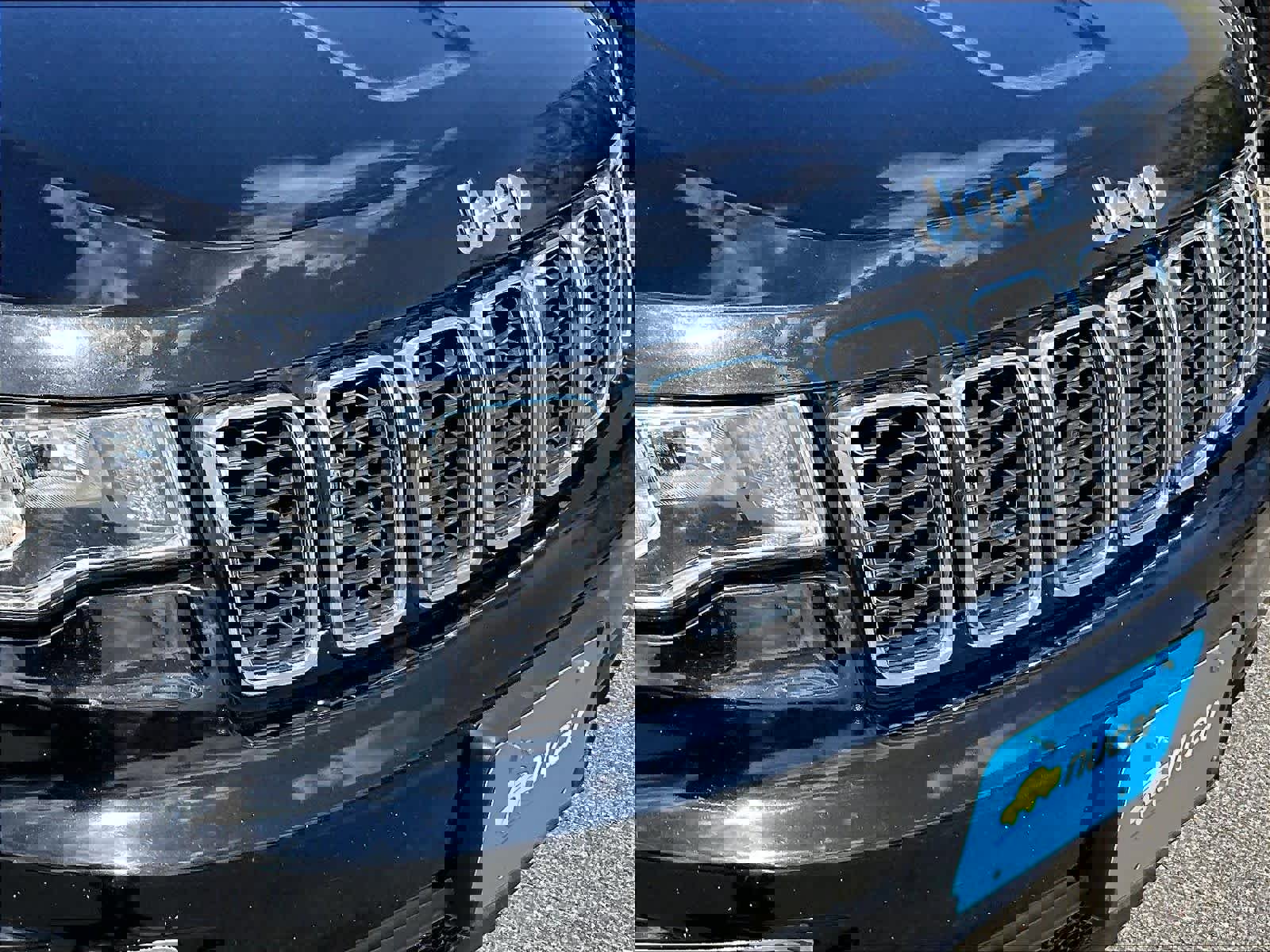 Used 2020 Jeep Grand Cherokee Laredo image 32