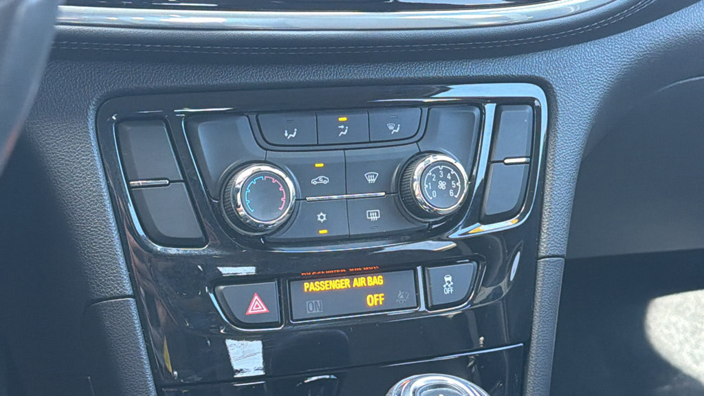 Used 2020 Buick Encore Preferred FWD image 14