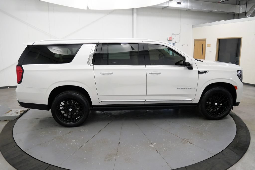 Used 2023 GMC Yukon XL Denali AWD/4WD image 8