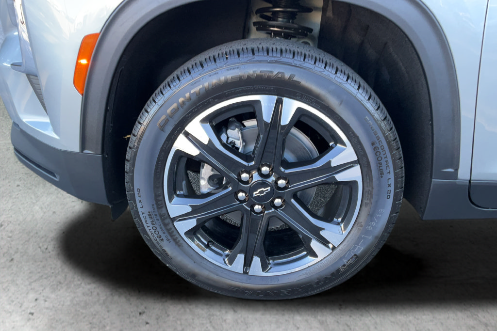 New 2027 Chevrolet Traverse LT w/ LPO, Floor Liner Package FWD image 23