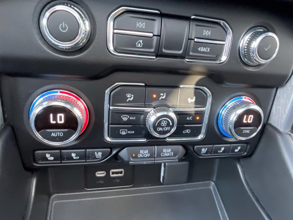 Used 2022 GMC Yukon SLT w/ SLT Premium Package AWD/4WD image 21
