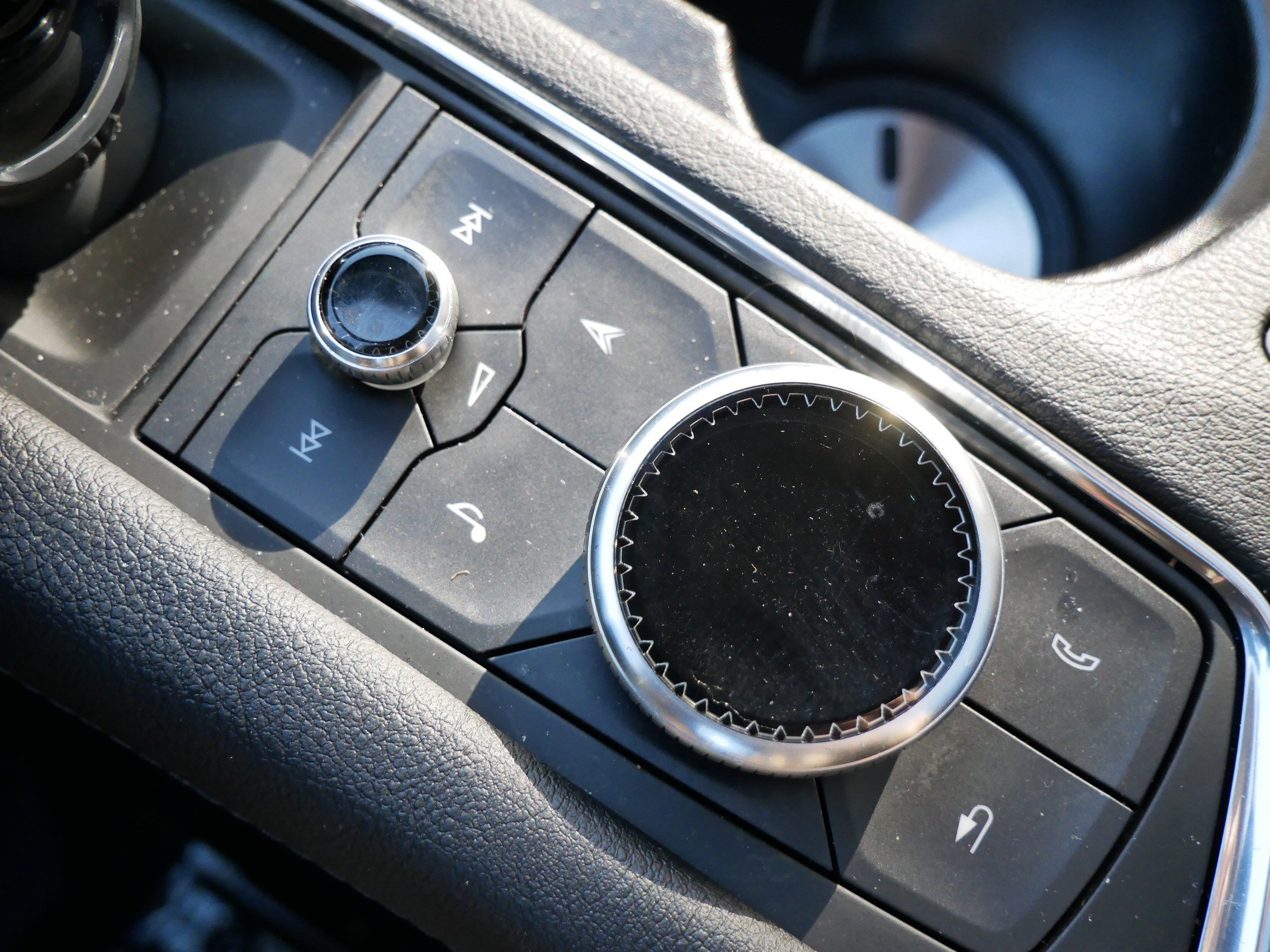 Used 2024 Cadillac XT6 Sport w/ Platinum Package image 23