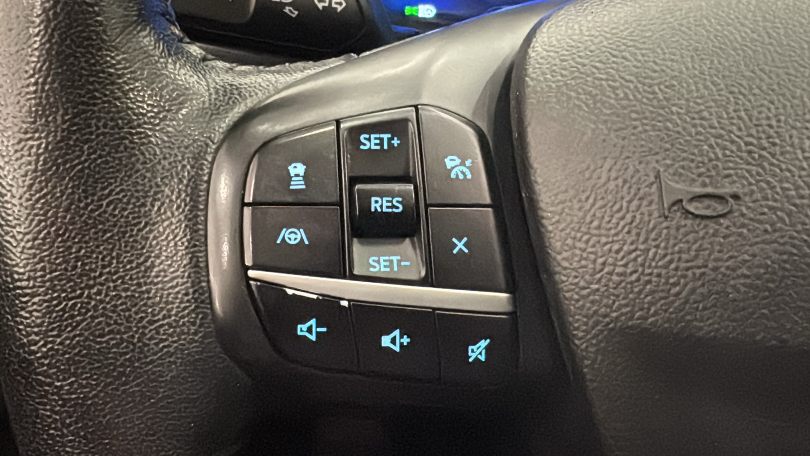 Used 2020 Ford Escape Titanium AWD/4WD image 13