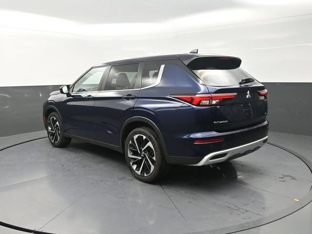 Used 2024 Mitsubishi Outlander FWD image 7