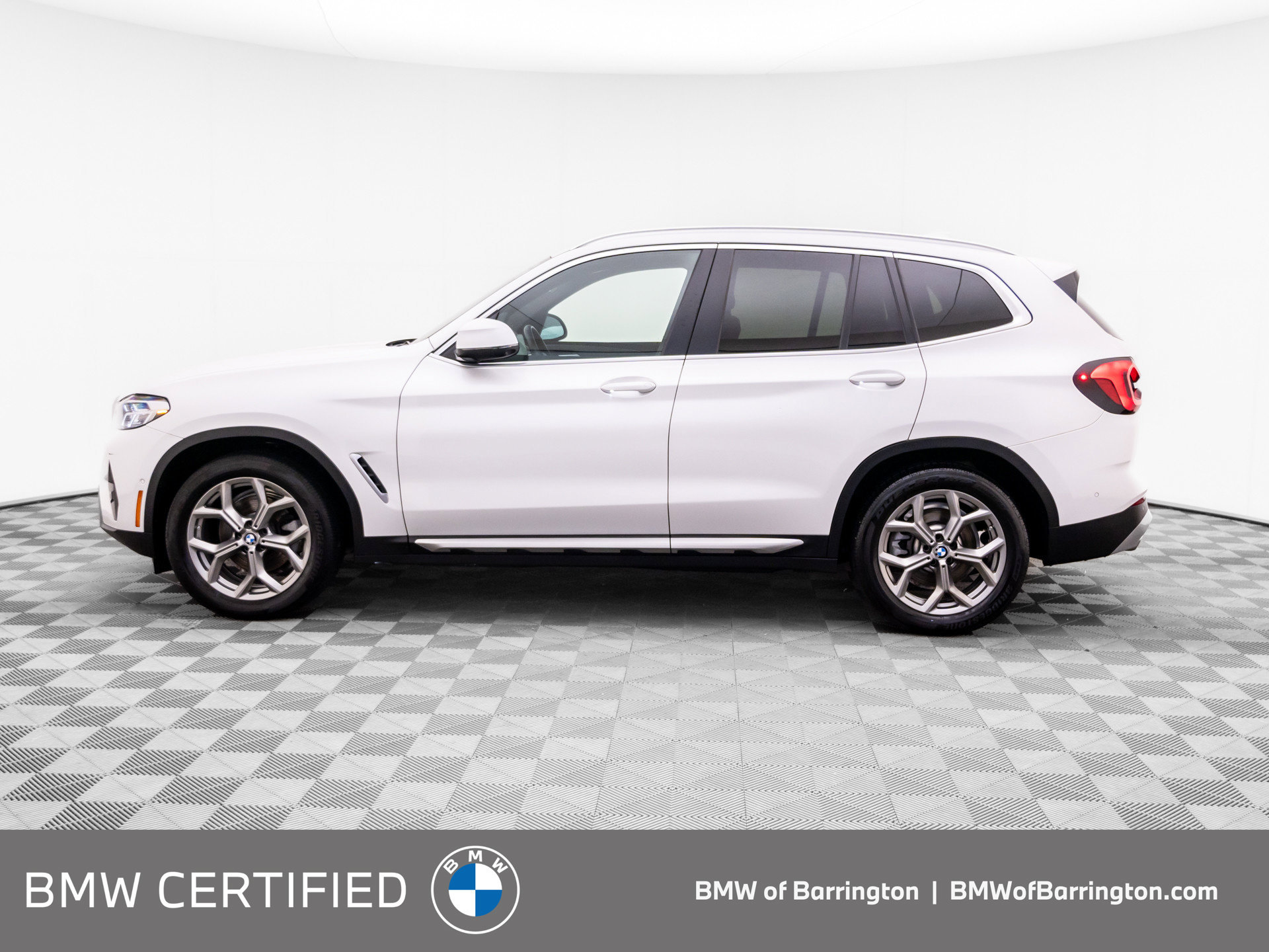 Certified 2024 BMW X3 xDrive30i w/ Convenience Package AWD/4WD image 2
