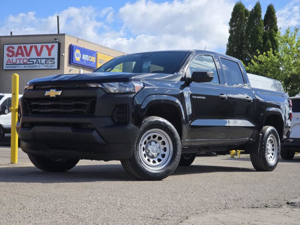 Used 2023 Chevrolet Colorado W/T image 2