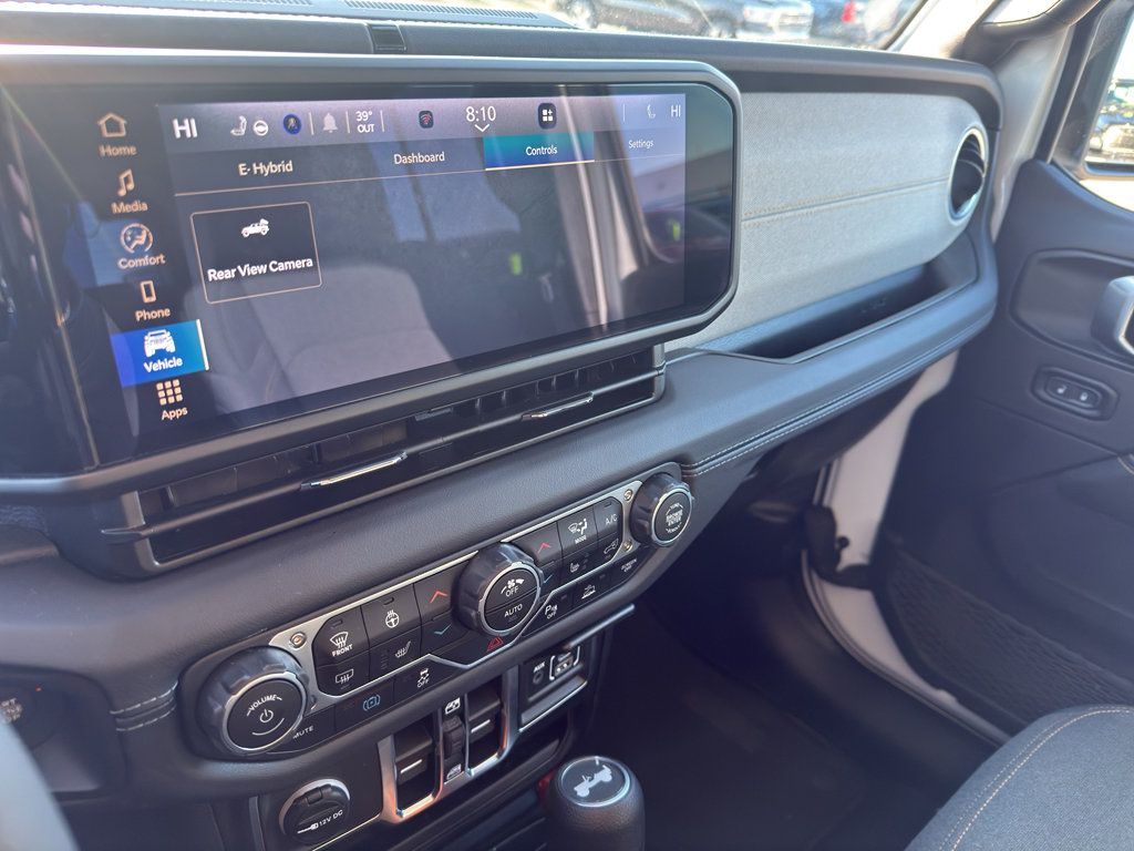 Used 2025 Jeep Wrangler Sahara w/ Safety Group image 21