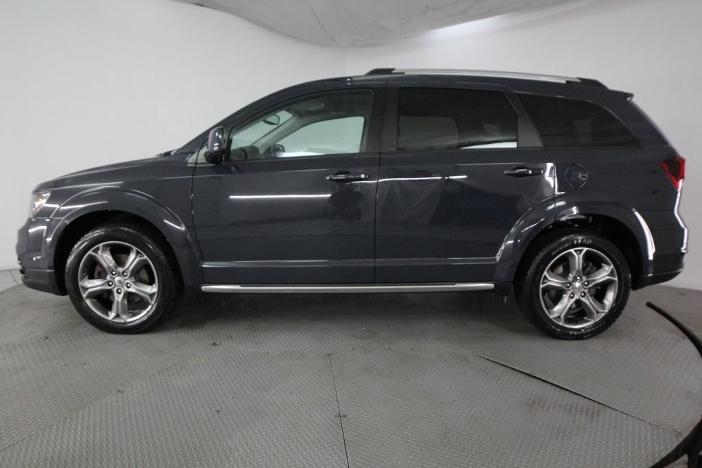 Used 2018 Dodge Journey Crossroad w/ Nav & Sun Group AWD/4WD image 4