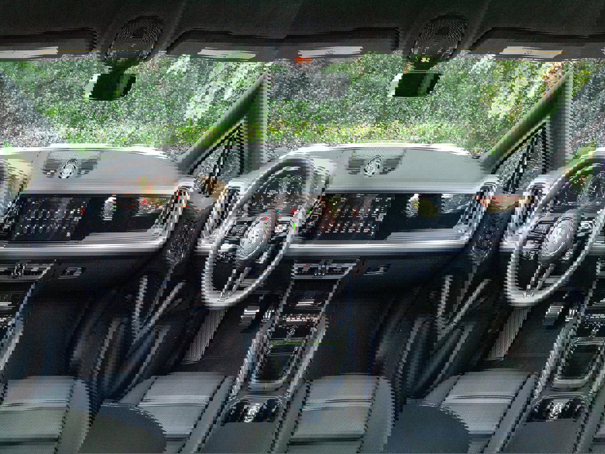 New 2025 Porsche Cayenne Turbo image 24