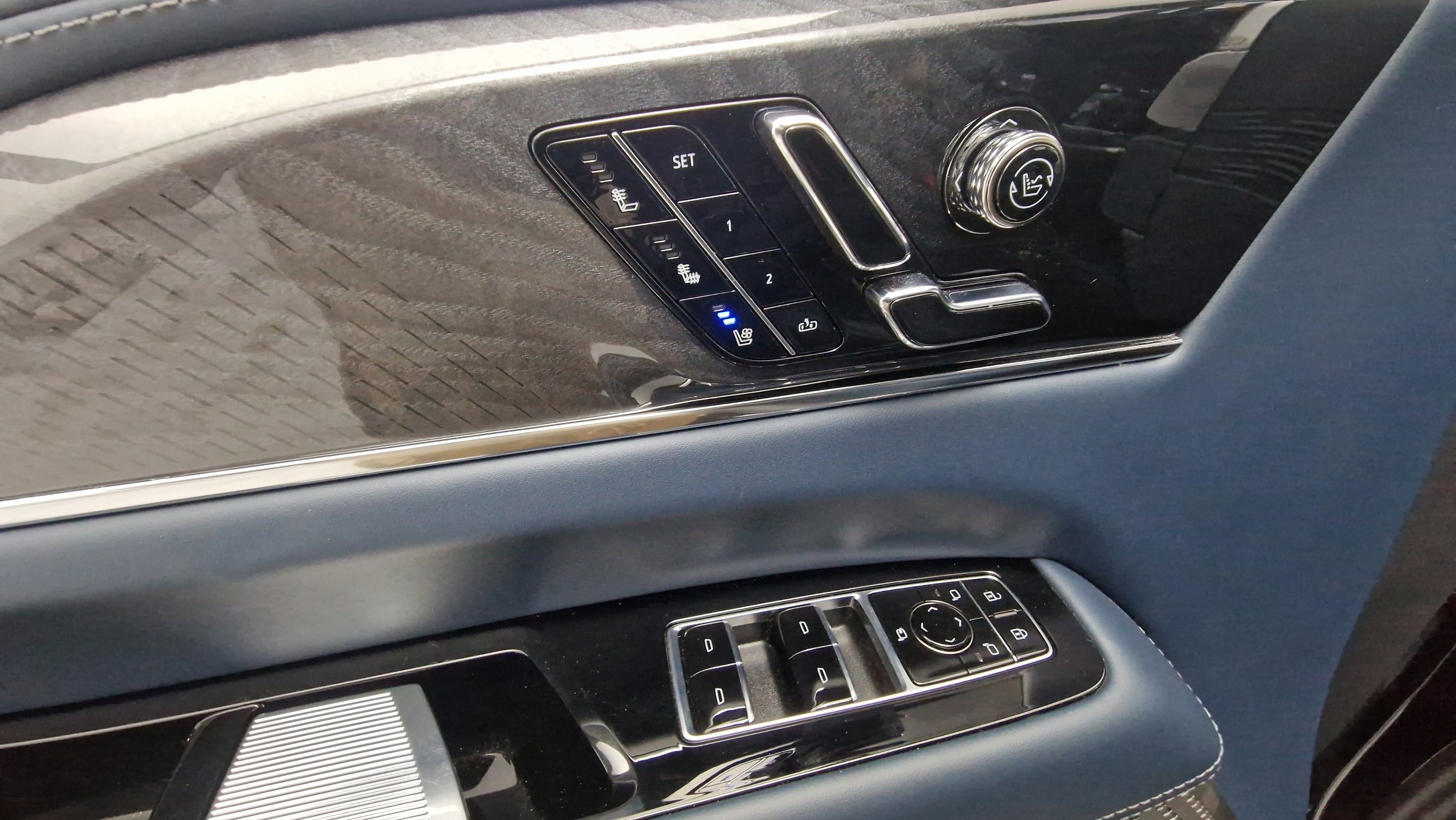 New 2025 Cadillac Escalade IQ Sport 2 w/ LPO, ONYX Package image 14