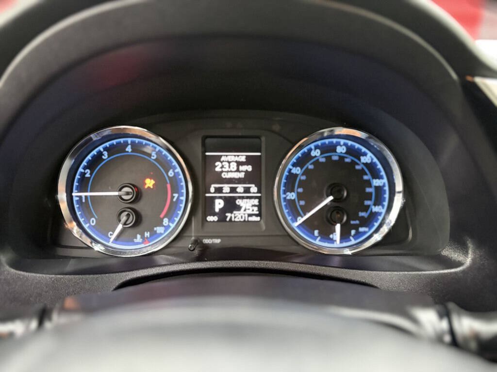 Used 2017 Toyota Corolla LE FWD image 15