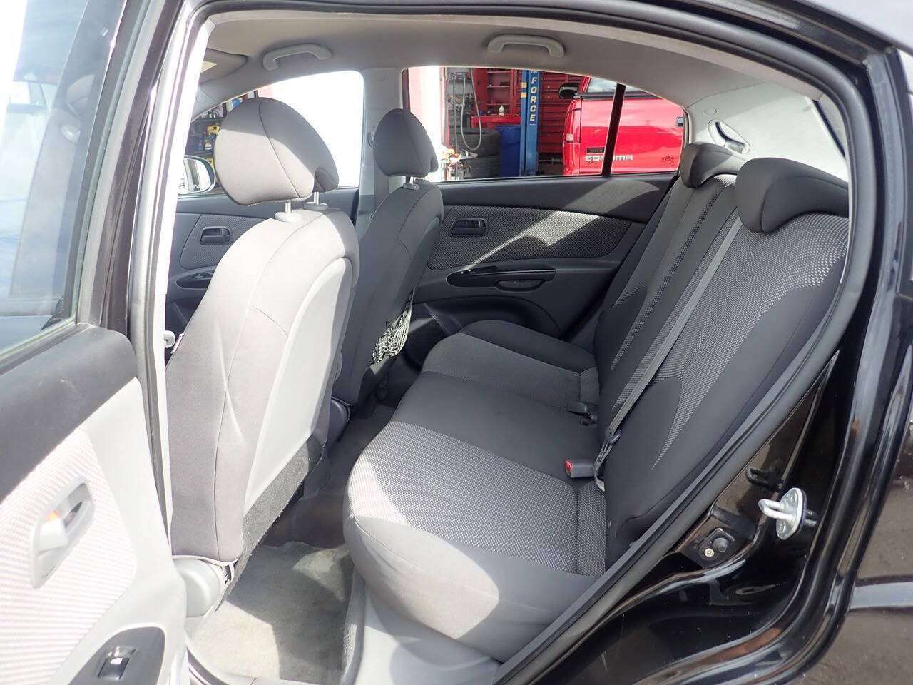 Used 2011 Kia Rio5 w/ Value Pkg FWD image 14